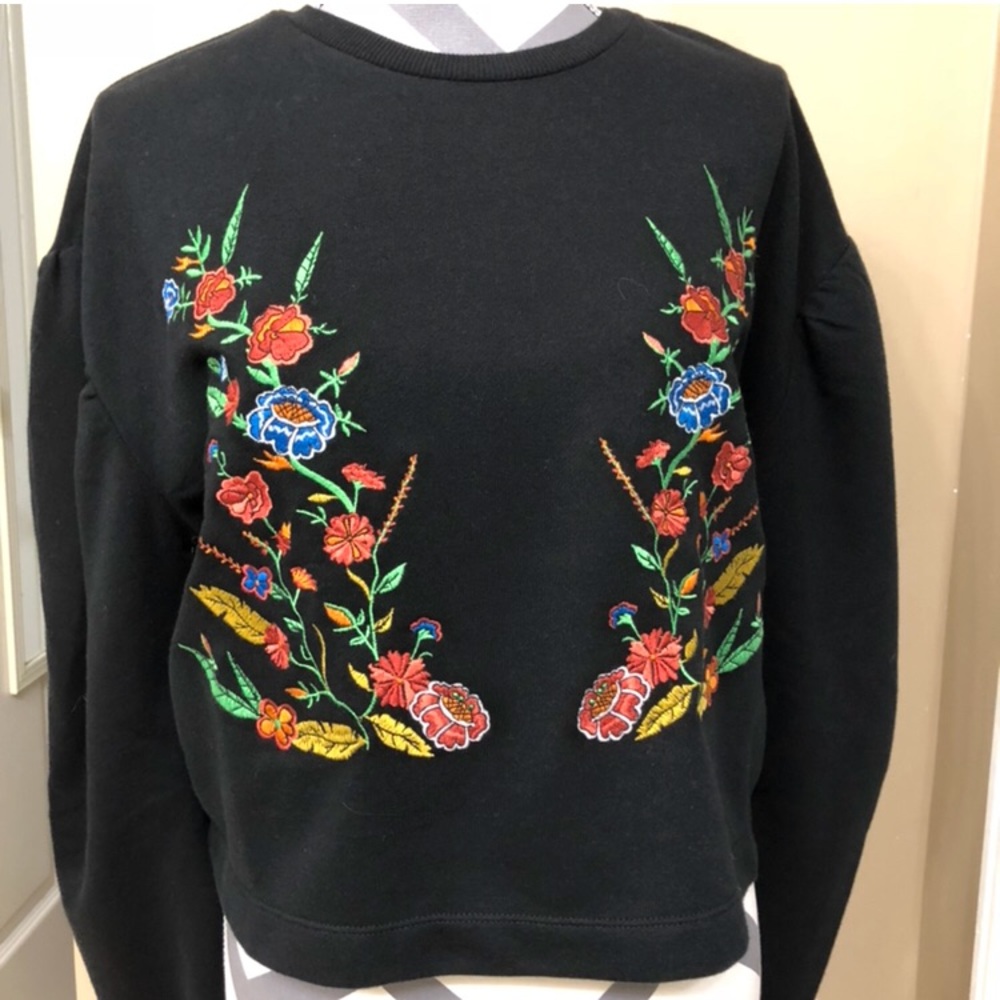 NWT Romeo + Juliet Couture Cropped Sweatshirt